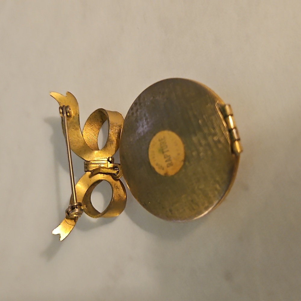 VIntage Avon Rapture Solid Perfume Locket Brooch - Picture 2 of 4